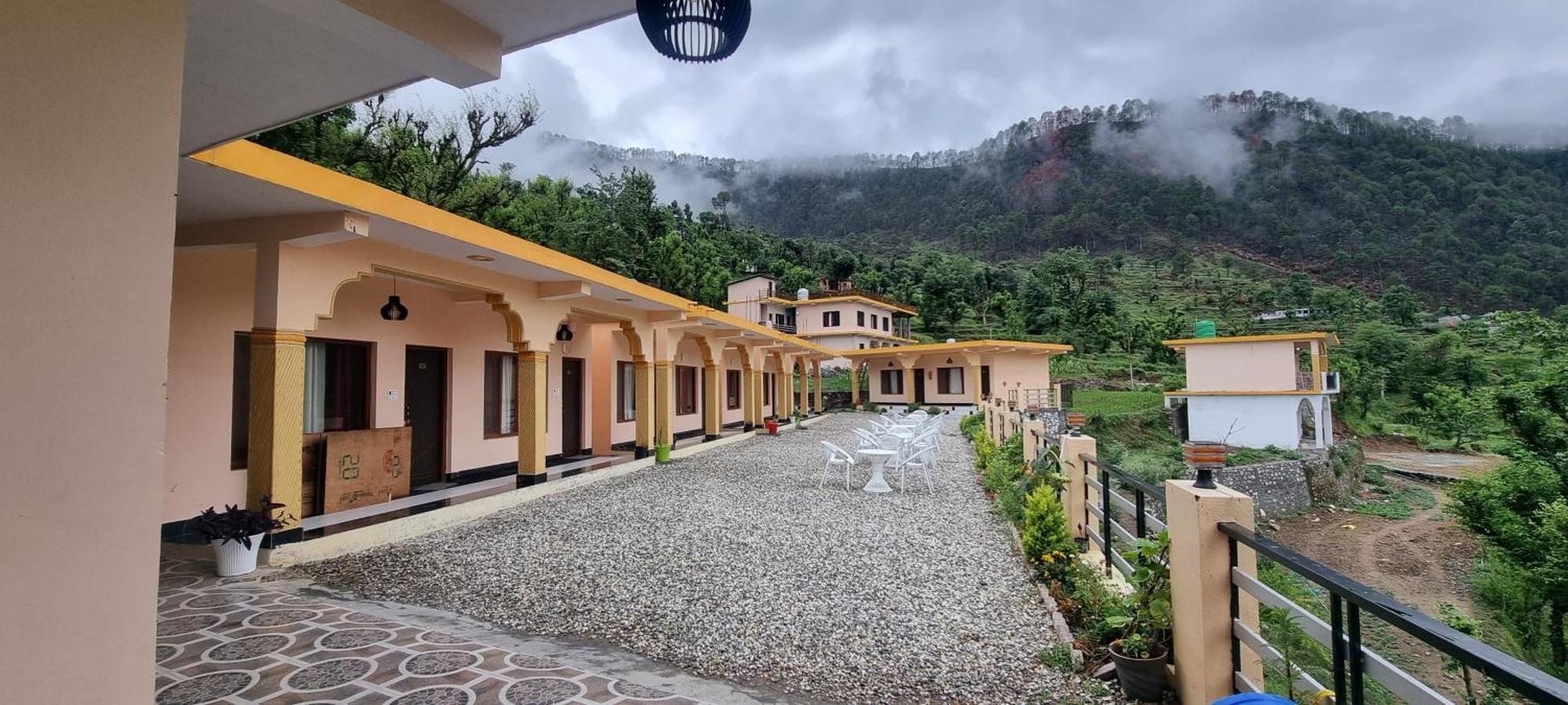 Shri Krishna Farms& Resorts Barkot Buitenkant foto
